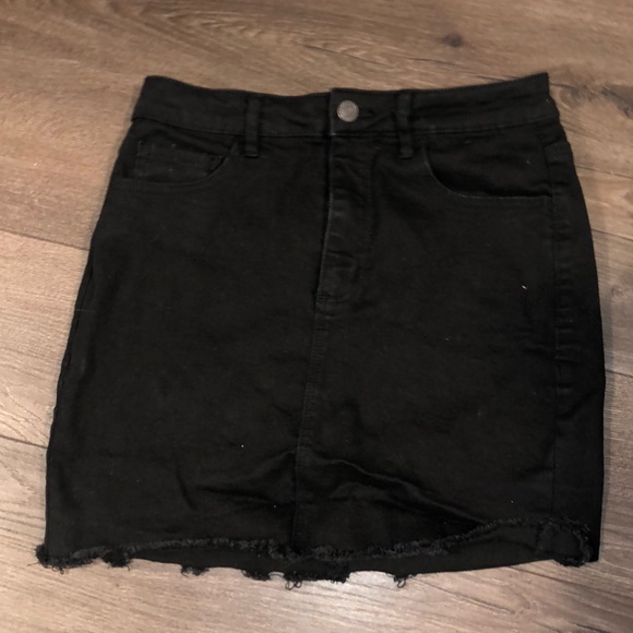 Black mini jean skirt from garage - Picture 1 of 3